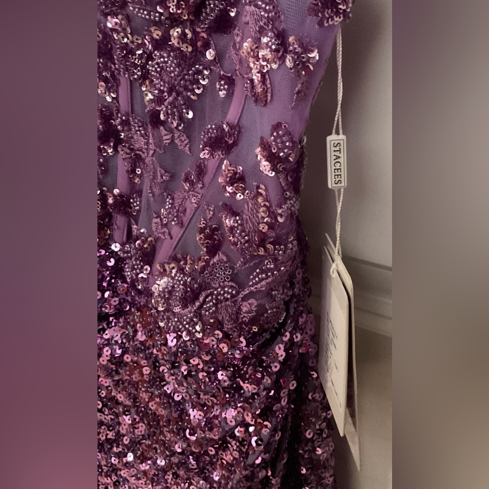 V Neck Corset Sequins Short Prom Dress with Appliqued Lace - Picture 4 of 8